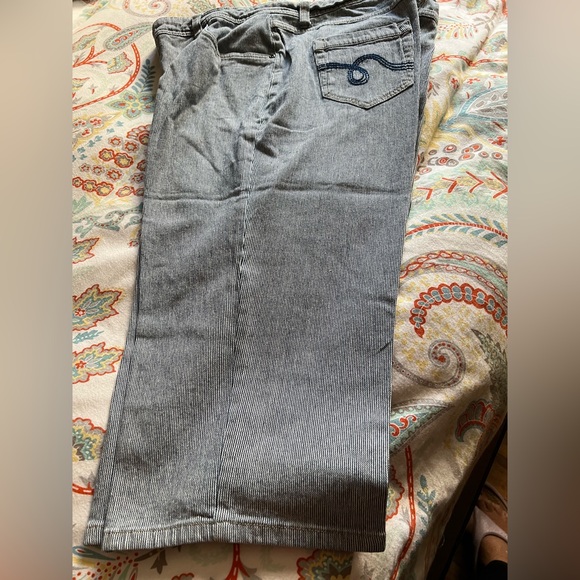 3 for $15 Must bundle / Bundle of 2 cotton women Capri - Picture 6 of 11